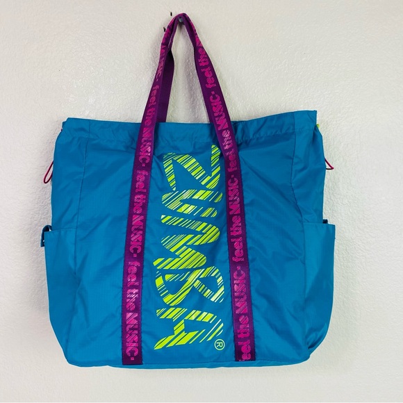Zumba Join The Party Fast Dash Lightweight Large Nylon Bag - Picture 1 of 6